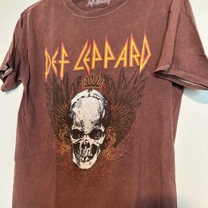 Def Leppard Band Tee with Skull Graphic - Brown & Yellow